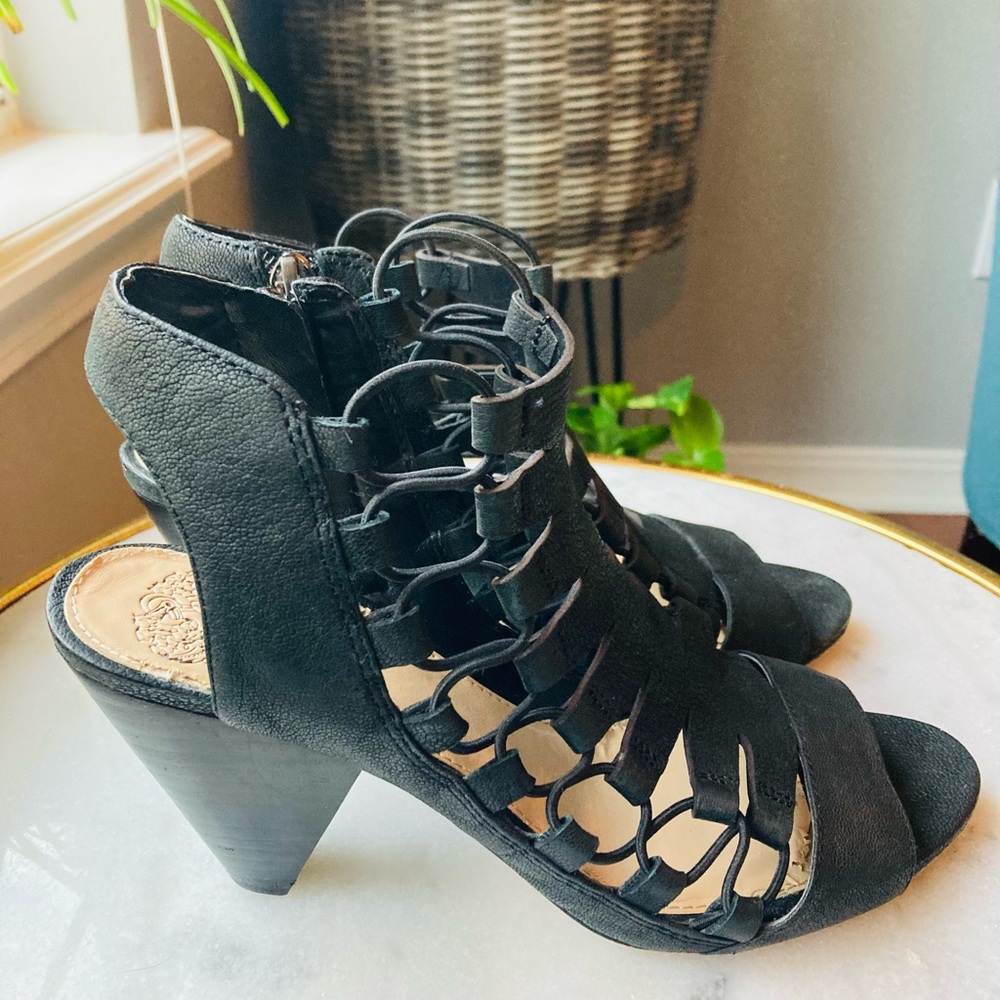 Women’s “Vince Camuto” Black Gladiator Sandals w/chunky heel, size 7.